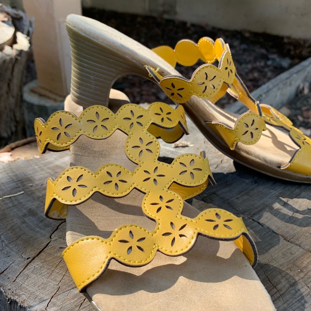 Sandals - Picture 5 of 6